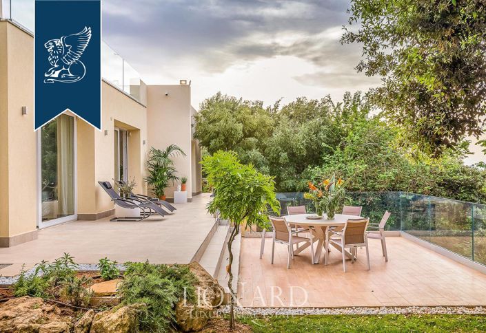 Image No.5-5 Bed Villa for sale