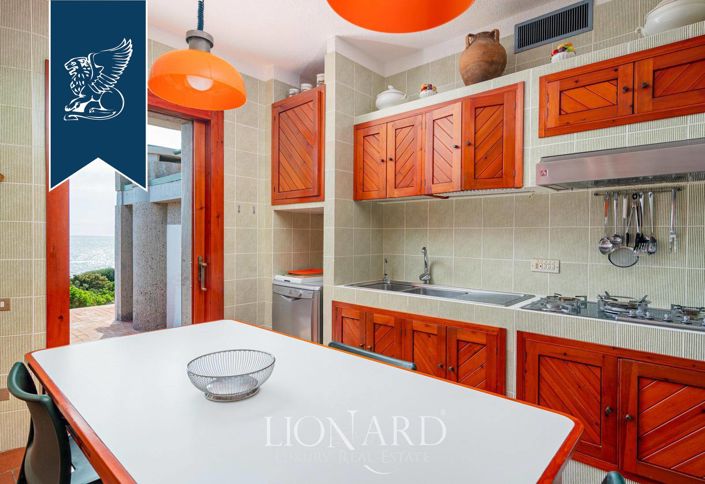 Image No.20-10 Bed Villa for sale