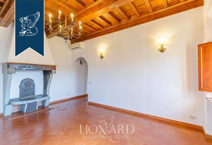 Image No.20-9 Bed Villa for sale