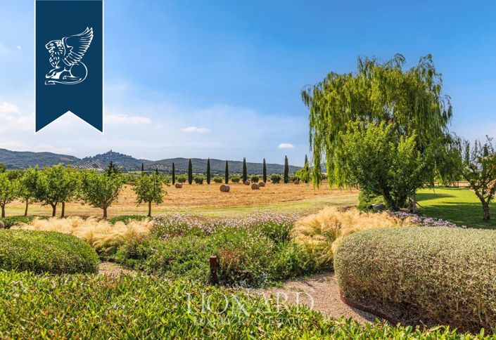 Image No.18-15 Bed Farmhouse for sale