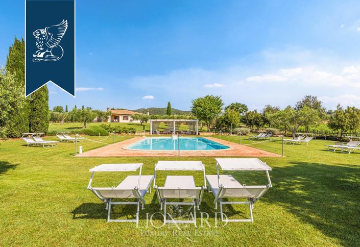 Image No.7-15 Bed Farmhouse for sale