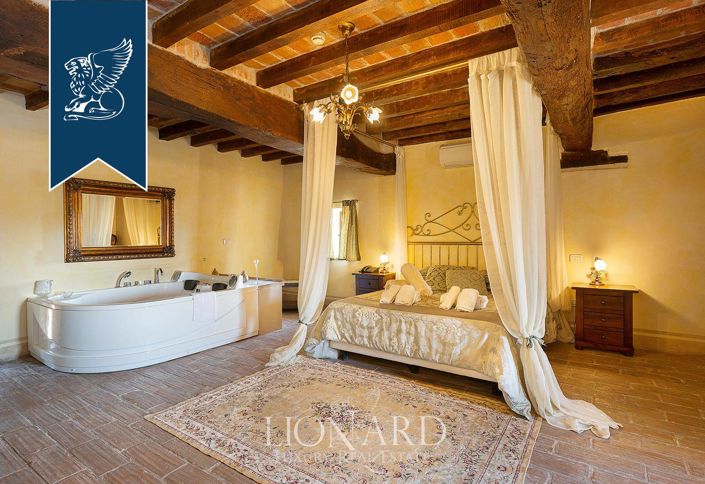 Image No.25-25 Bed Property for sale