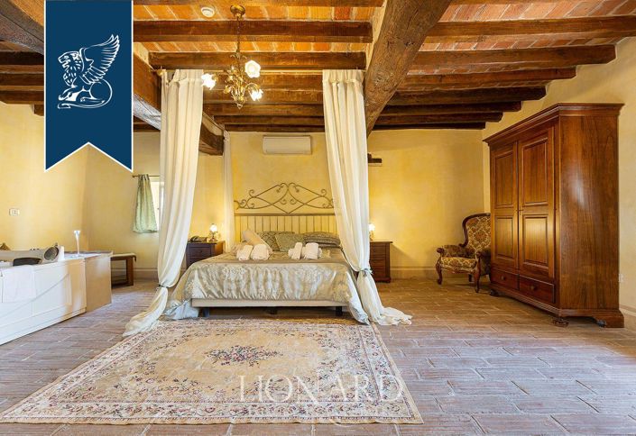 Image No.26-25 Bed Property for sale