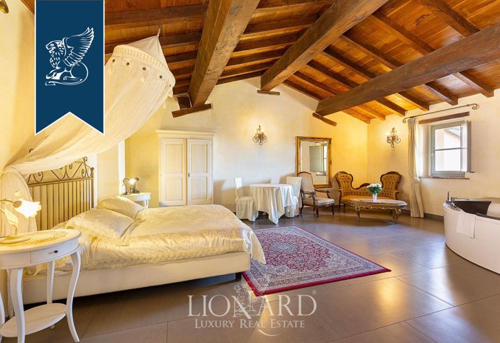 Image No.30-25 Bed Property for sale