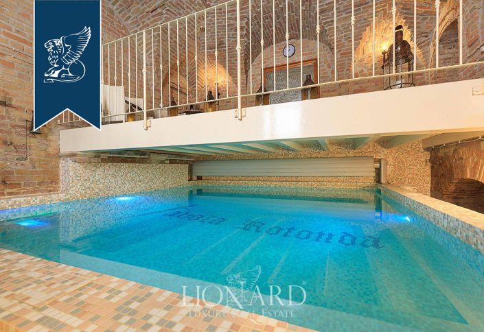 Image No.36-25 Bed Property for sale