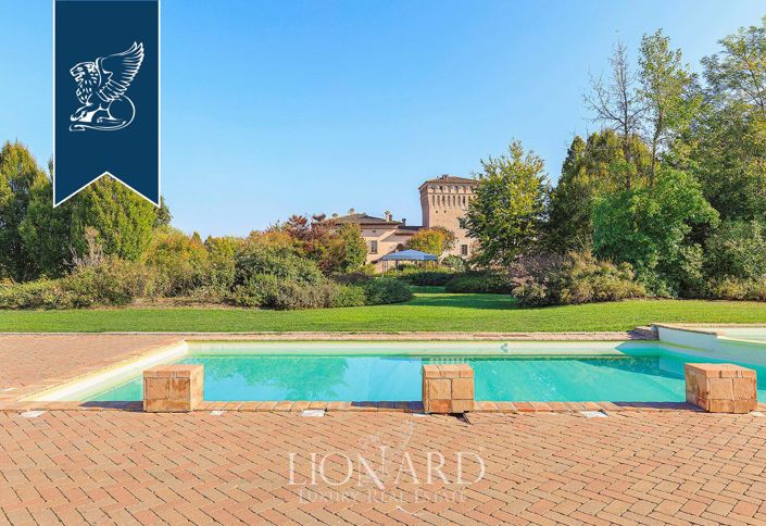 Image No.4-25 Bed Property for sale