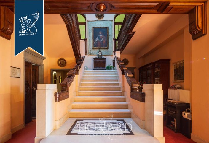 Image No.12-16 Bed Villa for sale