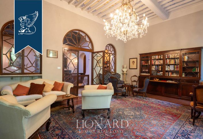 Image No.17-16 Bed Villa for sale