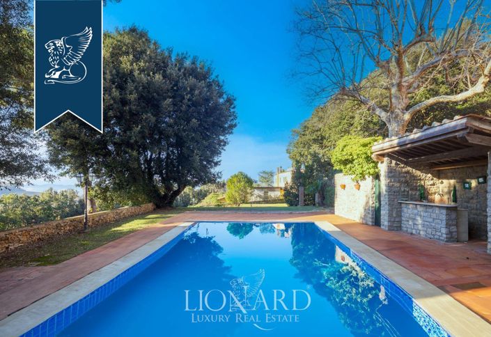 Image No.5-16 Bed Villa for sale