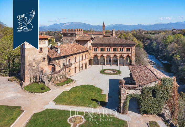 Image No.47-6 Bed Property for sale