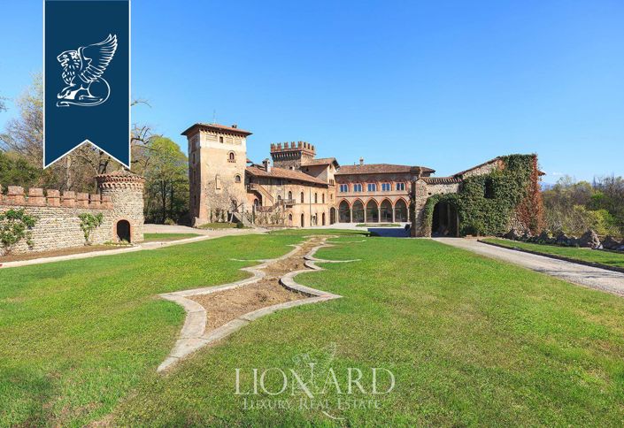 Image No.8-6 Bed Property for sale