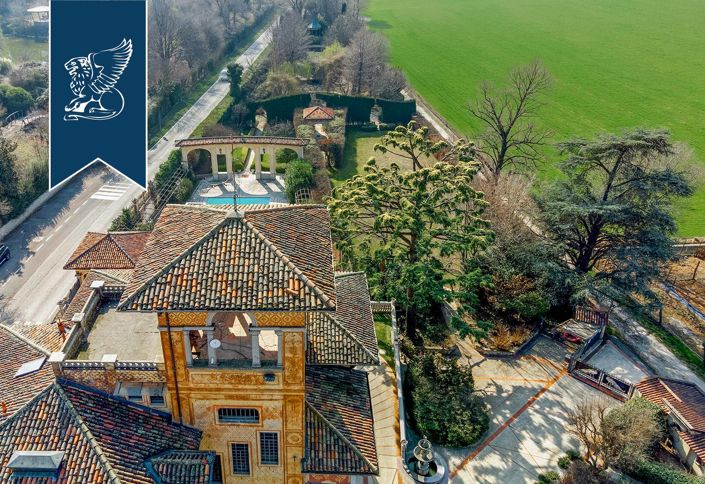 Image No.10-9 Bed Villa for sale