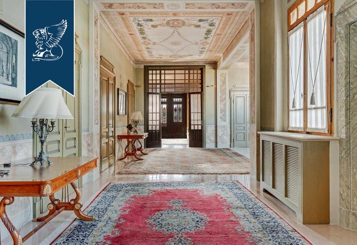 Image No.16-9 Bed Villa for sale