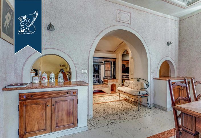 Image No.24-9 Bed Villa for sale