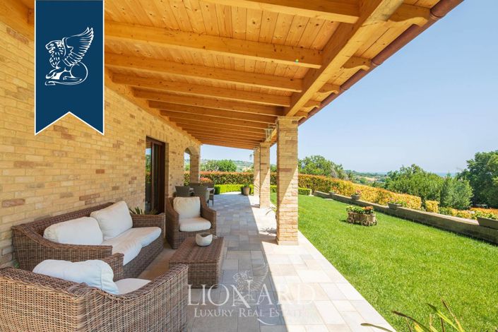 Image No.11-Ferme de 9 chambres à vendre à Cupra Marittima