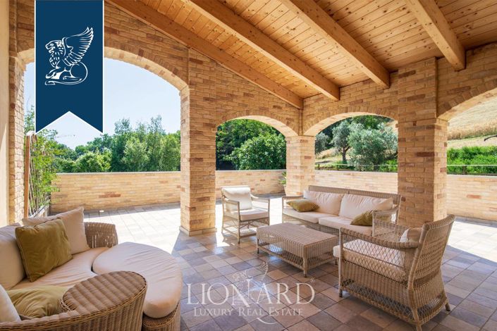 Image No.12-Ferme de 9 chambres à vendre à Cupra Marittima