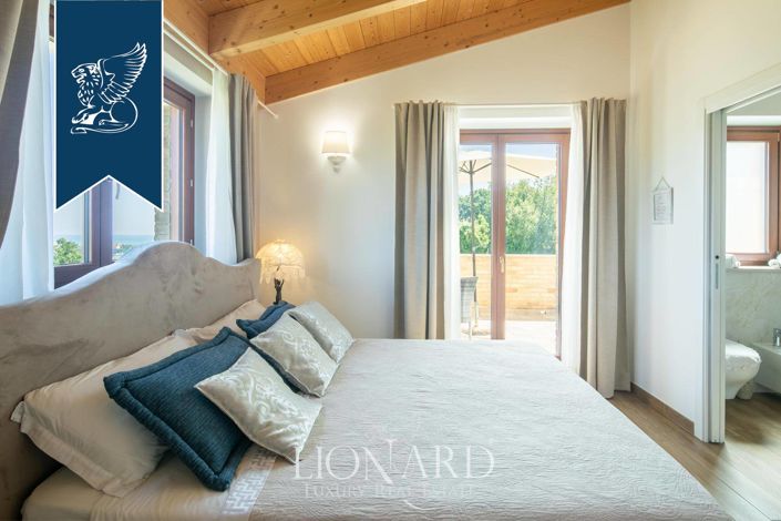 Image No.13-Ferme de 9 chambres à vendre à Cupra Marittima