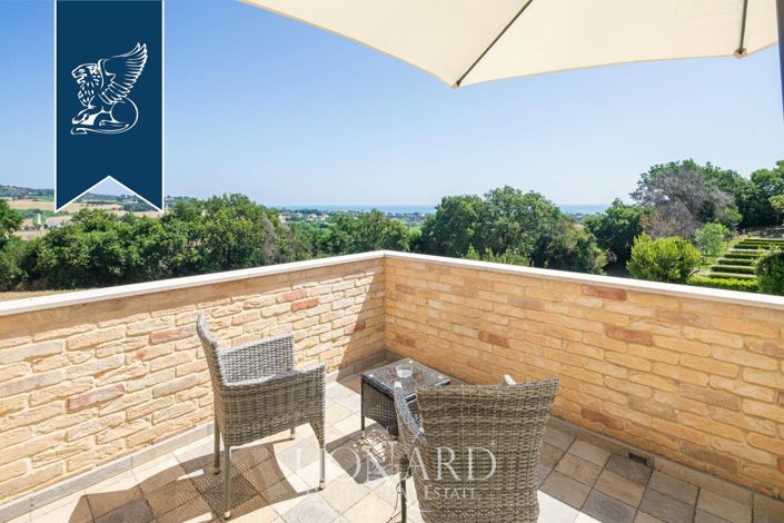 Image No.15-Ferme de 9 chambres à vendre à Cupra Marittima