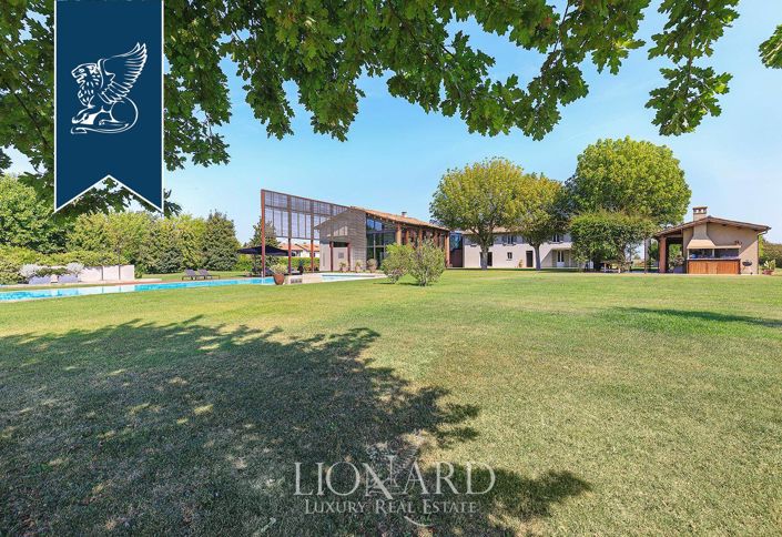 Image No.11-6 Bed Villa for sale