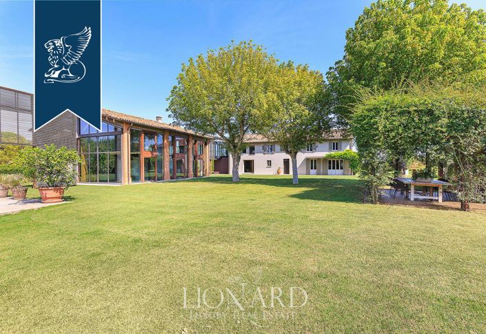 Image No.12-6 Bed Villa for sale