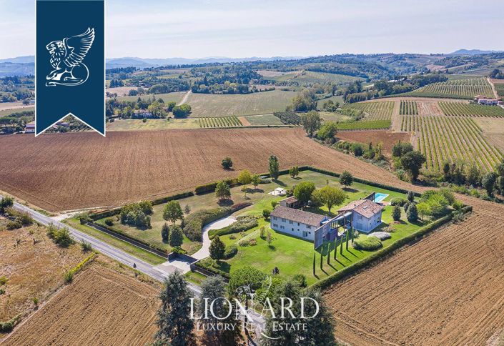 Image No.4-6 Bed Villa for sale