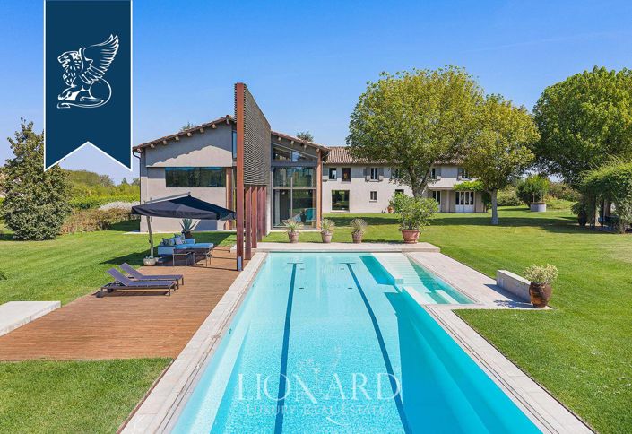 Image No.9-6 Bed Villa for sale