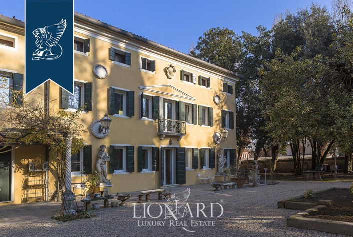 Image No.12-5 Bed Villa for sale