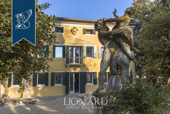 Image No.15-5 Bed Villa for sale