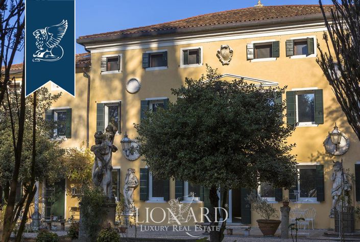 Image No.20-5 Bed Villa for sale