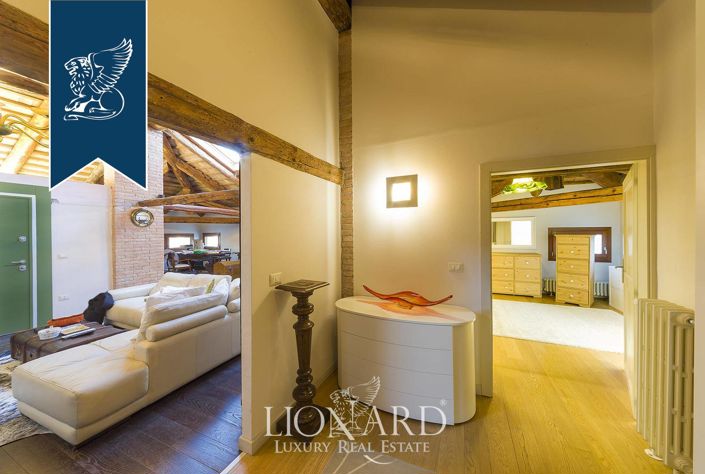 Image No.27-5 Bed Villa for sale