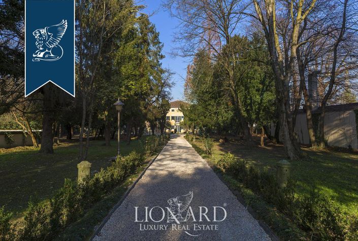 Image No.9-5 Bed Villa for sale