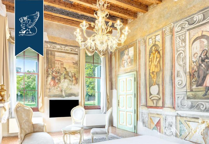 Image No.16-22 Bed Villa for sale