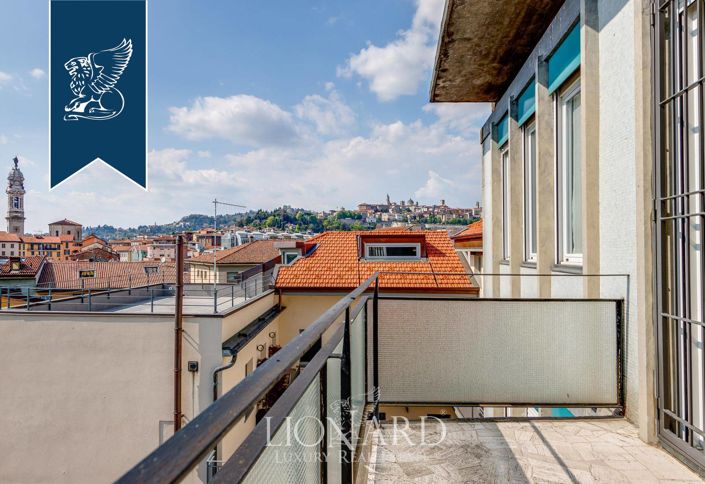 Image No.24-5 Bed Apartment for sale