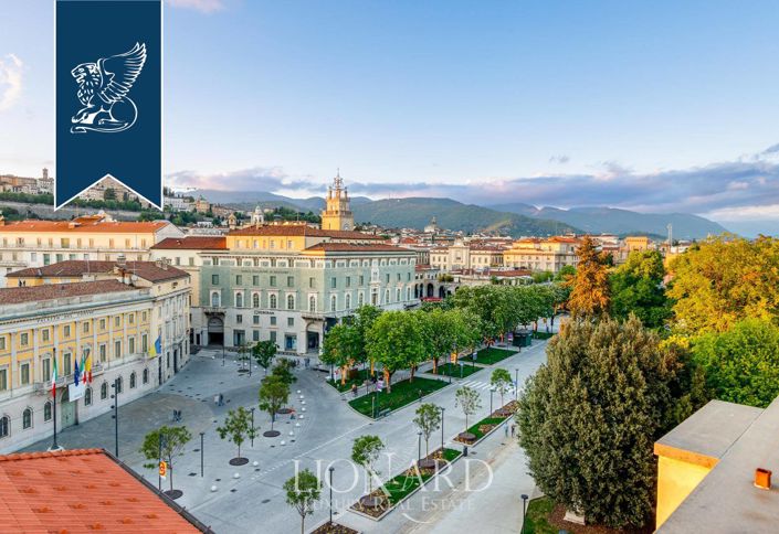 Image No.32-5 Bed Apartment for sale