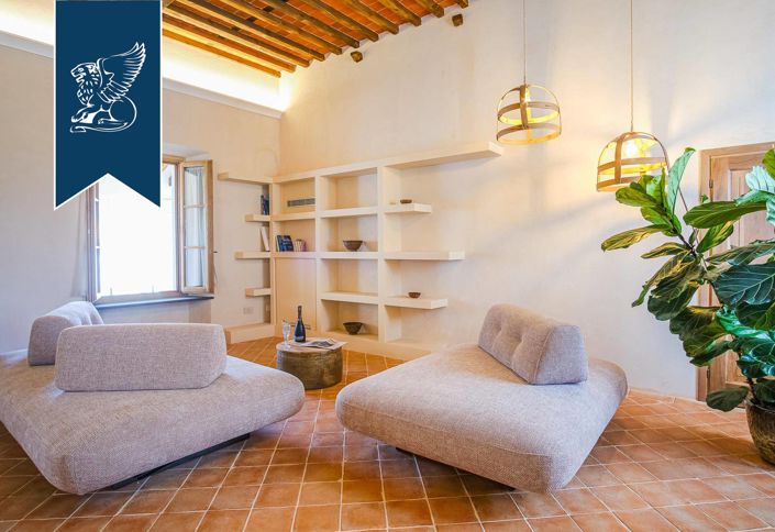 Image No.6-6 Bed Hotel for sale