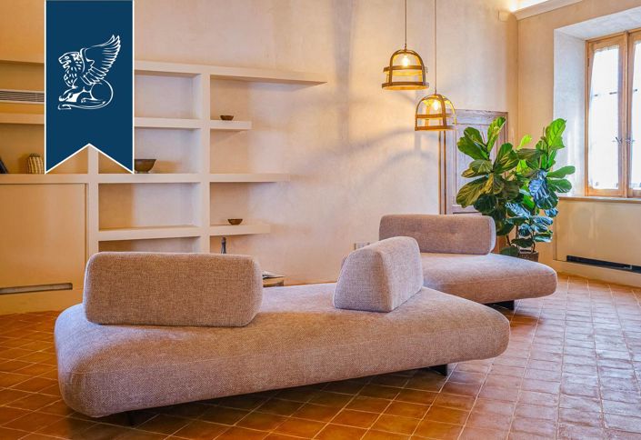 Image No.8-6 Bed Hotel for sale