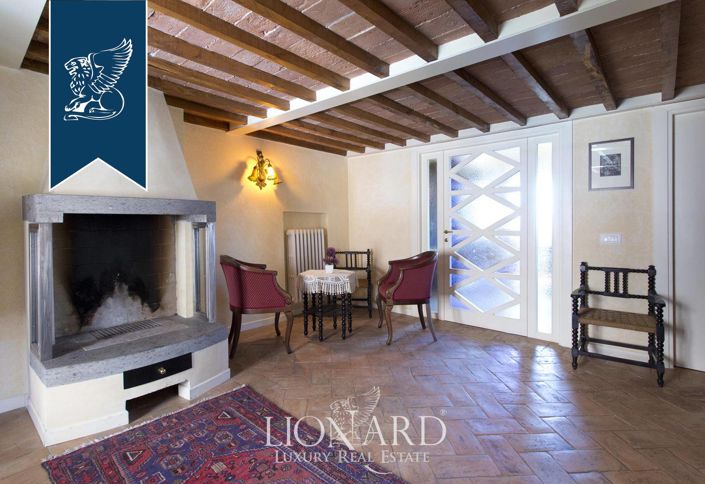 Image No.11-2 Bed Property for sale