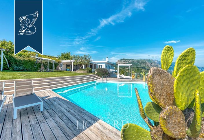 Image No.8-4 Bed Villa for sale