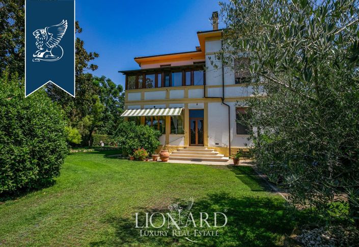 Image No.10-3 Bed Villa for sale