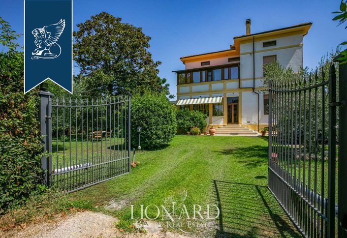 Image No.9-3 Bed Villa for sale