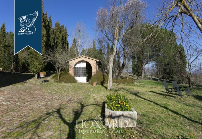 Image No.17-8 Bed Country House for sale