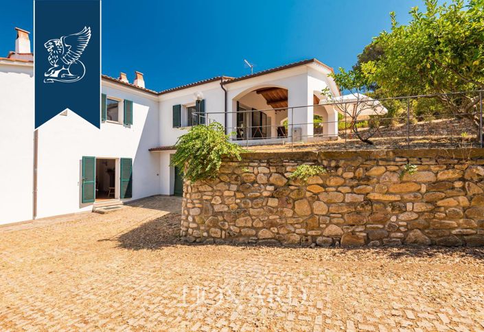 Image No.8-Villa de 5 chambres à vendre à Marciana Marina