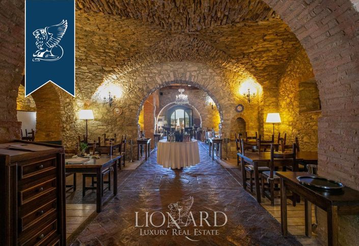 Image No.21-17 Bed Hotel for sale