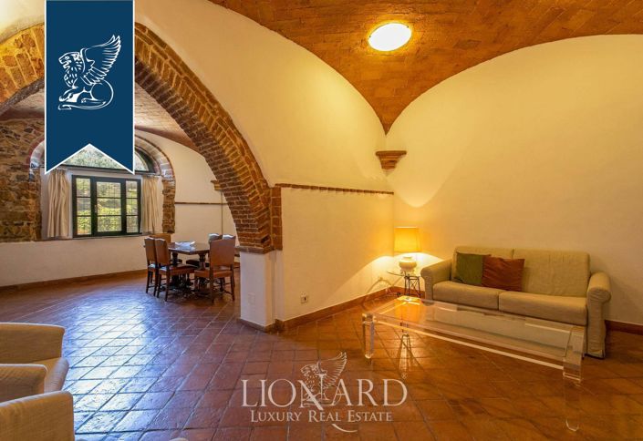 Image No.24-17 Bed Hotel for sale