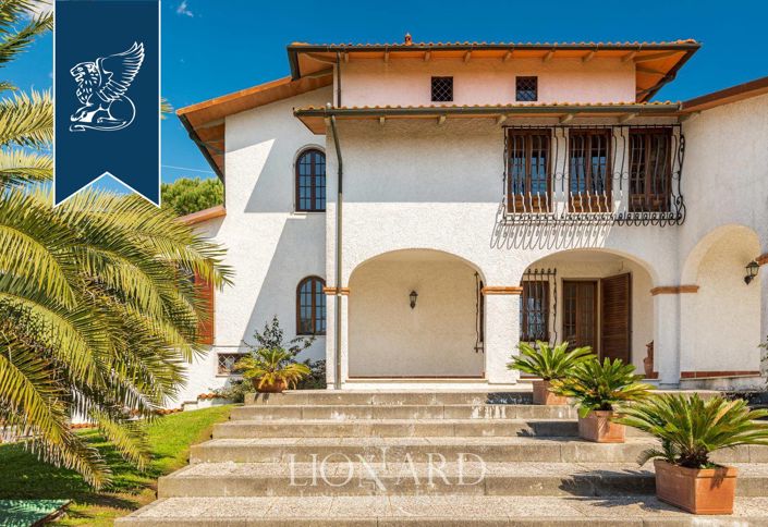 Image No.9-5 Bed Villa for sale