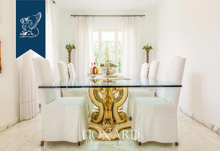 Image No.9-5 Bed Villa for sale