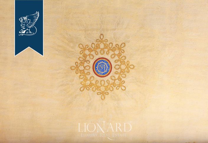 Image No.17-8 Bed Property for sale