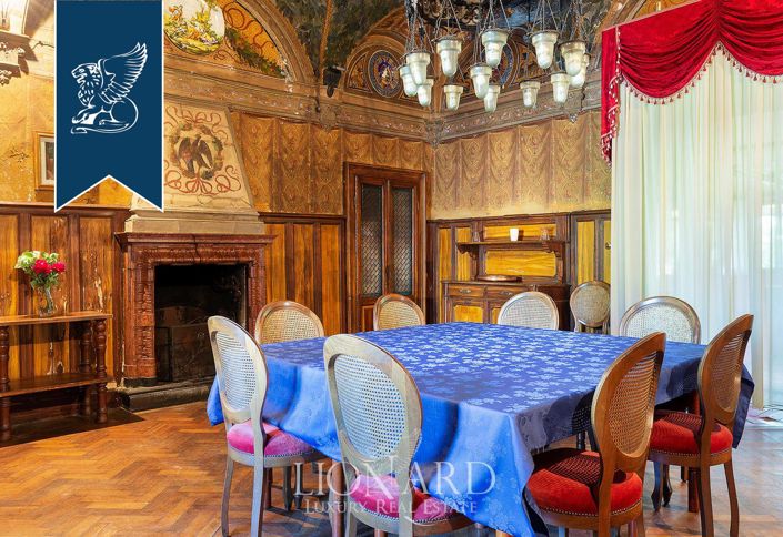 Image No.21-8 Bed Property for sale