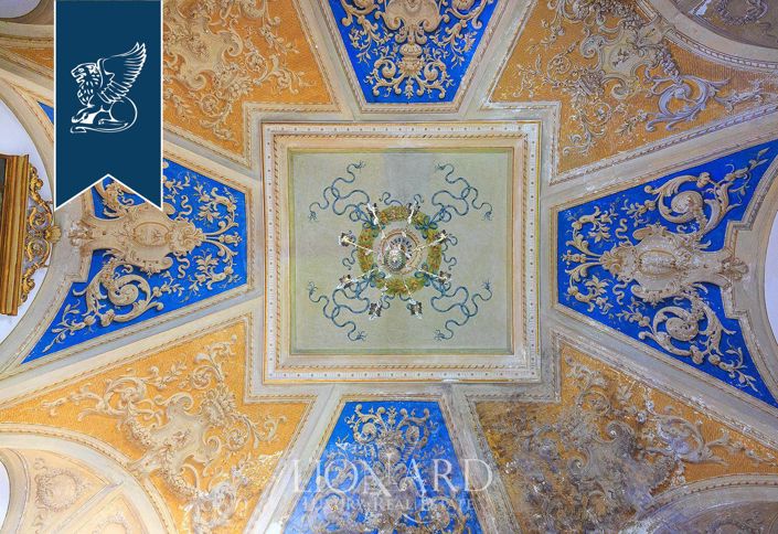 Image No.27-8 Bed Property for sale