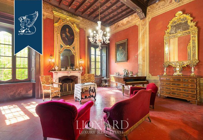 Image No.30-8 Bed Property for sale